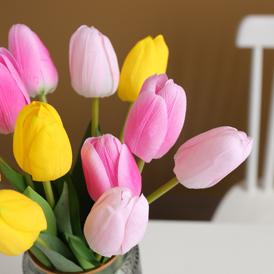 Flores artificiais com uma sensação húmida, textura de ponta, ornamentações de decoração de casa de tulipas, adereços fotográficos, flores artificiais de tulipas Lafite