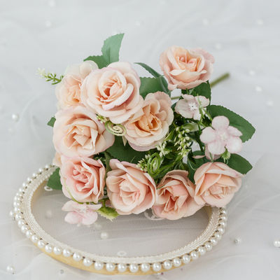 Bom preço. 10 Rosas de Primavera Nórdicas Bouquet de Flores Simulado Falsas Flores de Plástico Decoração de Casamento Decoração Floral Flores de Seda on-line