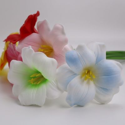 Bom preço. Simulação de abertura de tulipas sem folhas PU toque Brownie buquê de flores artificiais flor única estilo europeu decoração de casa fotografia on-line