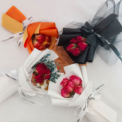 Bom preço. INS Estilo Criativo Mini Bouquet Natural Rosas Vermelhas Flores Secas Festa de Casamento Regalo 520 Amor Souvenir Dia do Povo on-line