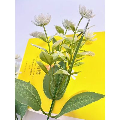 Bom preço. O fabricante vende por atacado novos tipos de plástico de flores artificiais mergulhados em arroz e osmanthus para decoração doméstica, decoração de mesa de flores artificiais e ornamentos de arranjo de flores. on-line