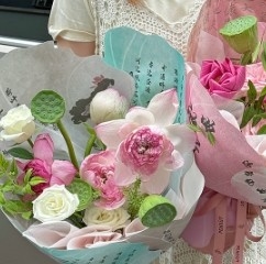 Bom preço. Papel de embalagem de flores de couro de vaca de estilo chinês para papel de embalagem de buquê on-line