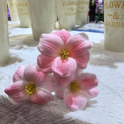 Bom preço. Sorriso de abertura de tulipas artificiais em PU Brownie Bouquet de casamento de tulipas artificiais Decoração artificial de tulipas on-line