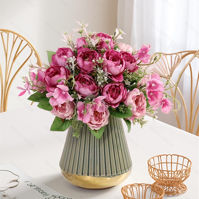 Bom preço. Venda direta de flores artificiais, buquês falsos, perfumes, peônias, buquês para decoração de casa, presentes para festivais e flores feitas à mão por atacado on-line