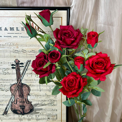 Bom preço. Imitação de Rosa 2-Forked autêntico Bouquet Flor de Casamento High End Tocando Flor de Seda Decoração Finalizada on-line