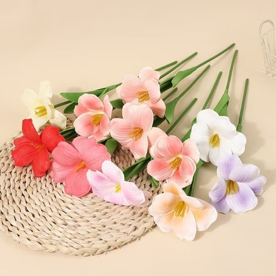 Bom preço. Simulado Brownie abertura Tulipa PU Simulado Flor hidratante toque casamento sala de estar decoração Bouquet flores falsas on-line