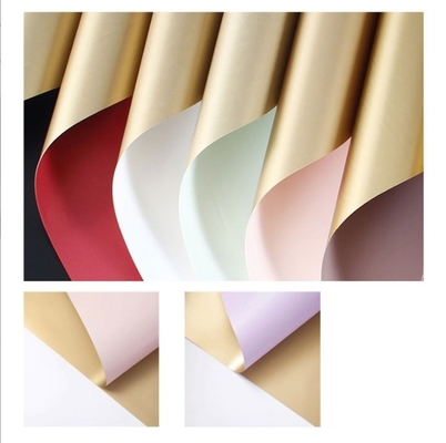Bom preço. Papel de embalagem de flores, filme bicolor para o Dia dos Namorados, papel de ouro à prova d'água, material de papel de embalagem de presentes para buquês on-line