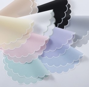 Bom preço. Papel de Embrulho Floral Nuvem Jelly Film Fashion 56*56cm para Proteção à Prova D'Água on-line