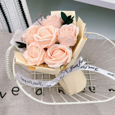Bom preço. Nicho ins de luxo Manta rosas de buquê acabado flores artificiais, flores sabão eterno on-line