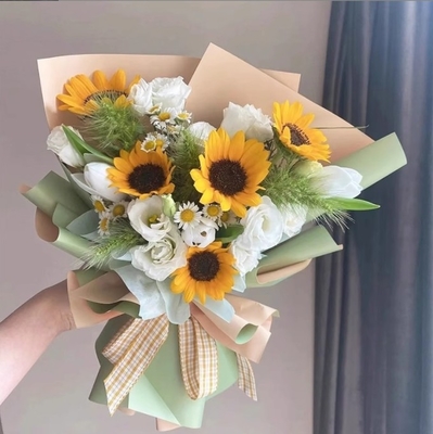 Bom preço. Papel de embrulho de flores, papel de embrulho de flores espesso e à prova d'água, buquê de cores em estilo coreano de dois lados, material de rosa, papel Oya on-line