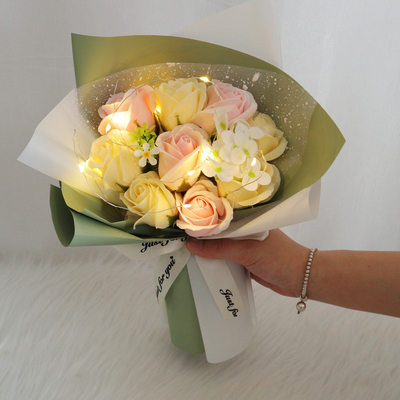 Bom preço. Rosas de presente criativas transfronteiriças, buquês manuais, Dia dos Namorados, Festival Qixi, Dia das Mães, presentes de aniversário, venda por atacado de sabão e flores on-line