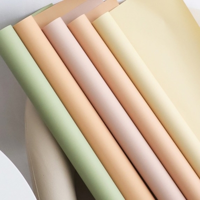 Bom preço. Primeiro amor papel em rolos de cores sólidas papel de embrulho de buquê de flores, papel de embrulho de arte floral à prova d'água, papel de cor única material de embalagem da florista on-line