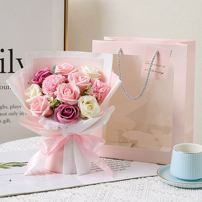 Bom preço. Prático presente de Dia dos Namorados, presente de aniversário para namorada e melhor amiga, sabão de rosas, 11 flores, buquê de bolsas de mão on-line