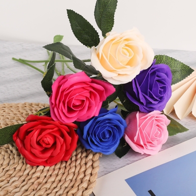 Bom preço. Sabão único, decoração de rosas, flores artificiais, ornamentos domésticos, buquês, flores artificiais e colocação interna em hotéis on-line
