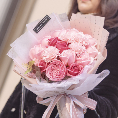 Bom preço. Bouquet de dia dos namorados rosas criativas, cravos, rosas secas simuladas, presentes de aniversário, presentes de flores vida eterna, atacado on-line