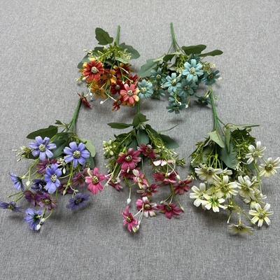 Bom preço. Simulado 15 capas de revestimento feliz crisântemo pequeno punho feixe flor de seda casa hotel fotografia de casamento decoração crisântemo pequeno on-line