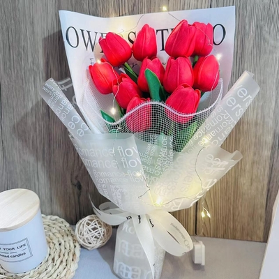 Buquê de flores artificiais de rosa de Natal e tulipa confissão presente de aniversário fabricante atacado buquê presentes