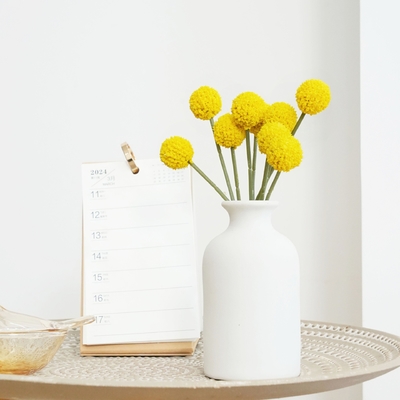 Flores simuladas com uma sensação realista e de alto nível, embaladas com bolas de ouro, materiais florais suaves de decoração de hotéis, buquês de flores DIY de venda internacional e flores falsas