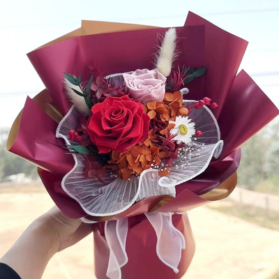 Bom preço. Bouquet de flores eternas de rosa presente de dia de valentino para namorada presente de aniversário de alto nível bouquet de flores eternas ornamento acabado on-line