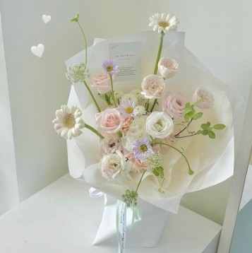 Bom preço. Papel de Embalagem Floral com Filme Perolado Extra Grosso Macaron 57*57cm com Muitas Cores on-line