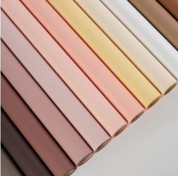 Bom preço. Papel de Embrulho Floral Fosco 57*57cm BOPP para Produtos on-line