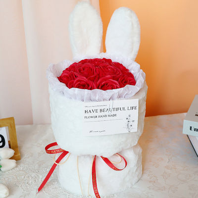Bom preço. Bouquet de arranjos florais do Festival Qixi, presente do Dia da Mãe, orelhas de coelho bonitas, flores artificiais, sabão, bouquet de flores produto acabado on-line