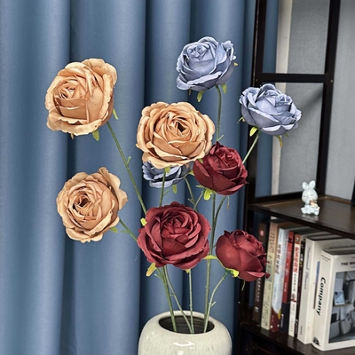 Bom preço. Simulação de flores, 3 rosas, decoração de casa de casamento, arranjo de cena de buquê feito à mão, ornamento floral falso transfronteiriço on-line
