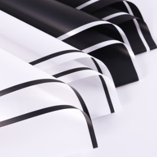 Bom preço. Papel de embrulho de flores em branco e preto aristocrático em muitas cores on-line