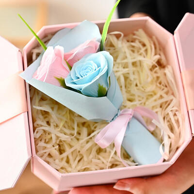 Bom preço. Buquê de flores artificiais de sabonete ecológico de tamanho padrão, mini sabonete decorativo de dia dos namorados, buquê floral para festa de casamento, ornamento interno on-line