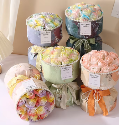 Bom preço. Bouquet de flores de sabão artificial luxuoso feito à mão Eco-friendly Rose Bear Sabão Caixa de presente Rosa Rosa Dia da Mãe Dia dos Namorados on-line