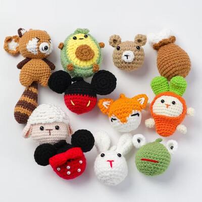 Bom preço. Nova boneca de madeira de crochê Amigurumi para decoração de Natal on-line