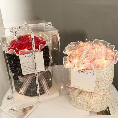 Bom preço. Presente de aniversário do dia das mães dos namorados luxo brilhante artificial flores eternas cravo rosas sabão buquê de flores on-line