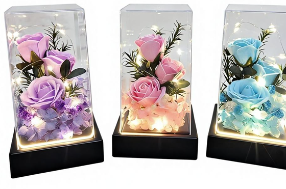 Bom preço. Buquê de sabonete de flores eternas 520, capa de vidro quadrada, luz noturna, rosa, 3 flores de sabão, dia dos namorados, dia das mães, presente de aniversário on-line