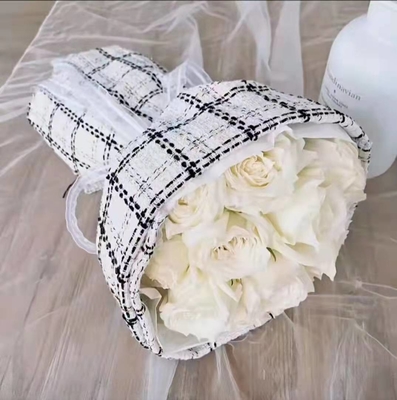 Bom preço. As grades luxuosos modelam o florista de papel Packing Fabric da tela 150cmx50cm do envolvimento do ramalhete da flor on-line