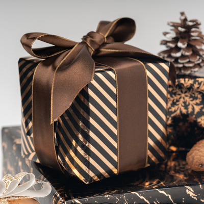 Bom preço. O estilo preto listrou o papel de envolvimento 10m de Kraft rola o OEM de papel do envolvimento do Natal on-line